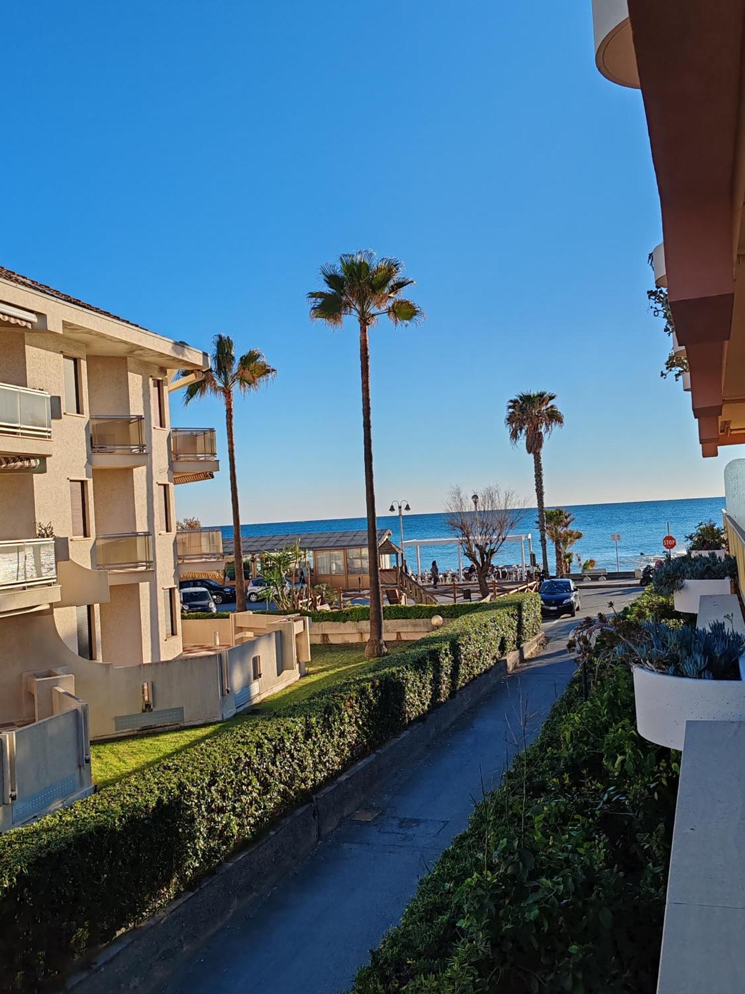 Apartament Relax Al Mare Vallecrosia Zewnętrze zdjęcie