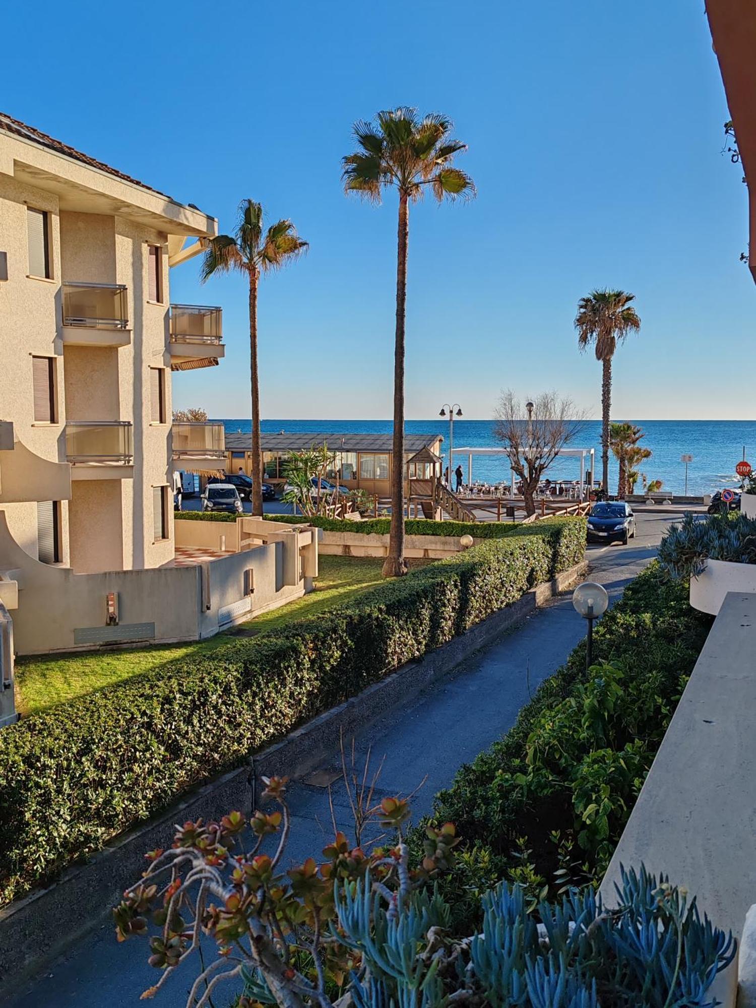Apartament Relax Al Mare Vallecrosia Zewnętrze zdjęcie